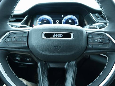 New 2025 Jeep Grand Cherokee L Altitude image 16
