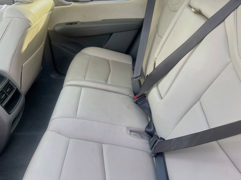 Used 2025 Cadillac XT5 Premium Luxury FWD image 26