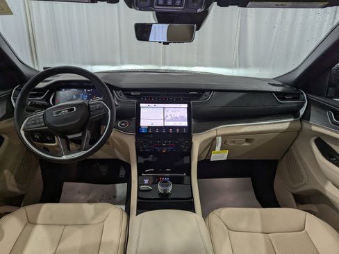 New 2025 Jeep Grand Cherokee Limited w/ Luxury Tech Group II image 13