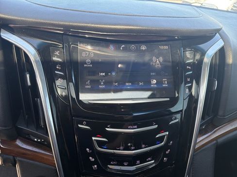 Used 2015 Cadillac Escalade ESV Premium RWD image 12