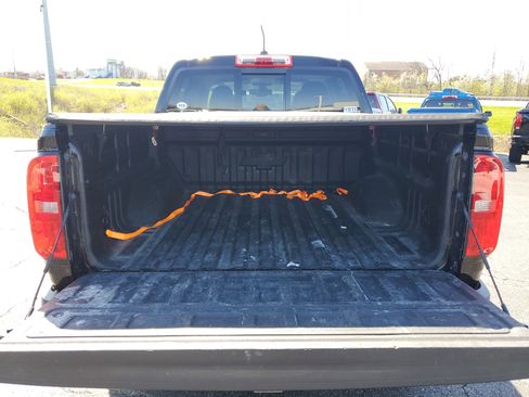 Used 2022 Chevrolet Colorado Z71 w/ Z71 Midnight Edition image 11