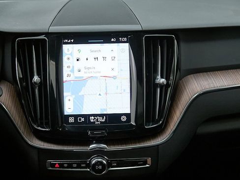 Certified 2023 Volvo XC60 T8 Plus image 29