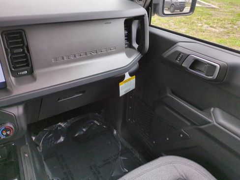 New 2026 Ford Bronco 4-Door image 17
