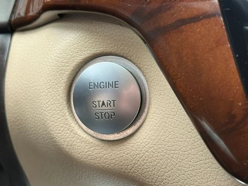 Used 2017 Mercedes-Benz GLS 450 4MATIC image 31