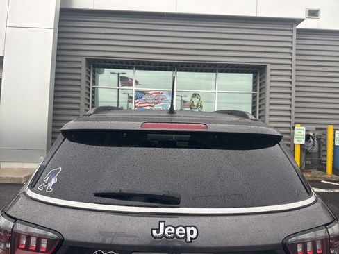 Used 2022 Jeep Compass Latitude AWD/4WD image 7