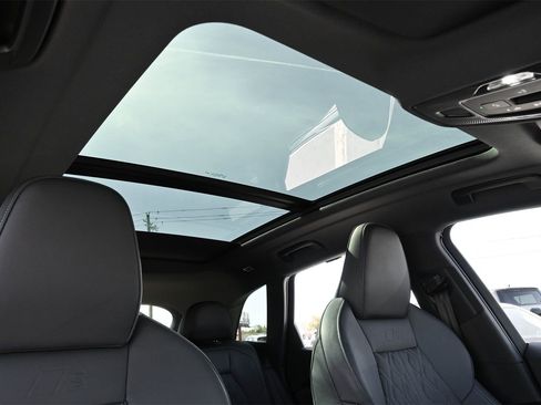 Used 2025 Audi SQ5 Premium Plus w/ Premium Plus Package image 23