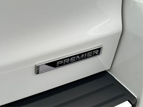 Used 2018 Chevrolet Suburban Premier image 15