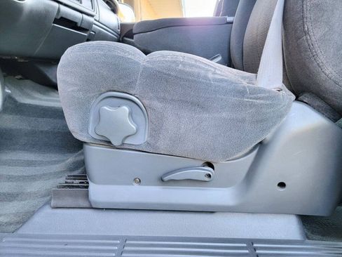 Used 2001 Chevrolet Silverado 1500 LS RWD image 15