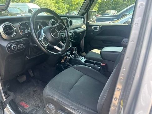 Used 2021 Jeep Wrangler Unlimited Sahara w/ LED Lighting Group AWD/4WD image 8