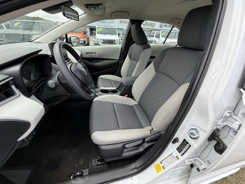 Used 2024 Toyota Corolla LE image 9