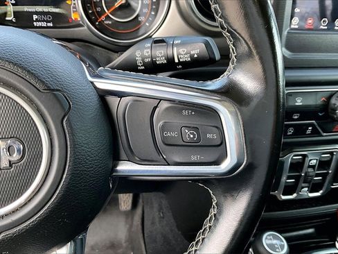 Certified 2020 Jeep Wrangler Unlimited Sahara image 27