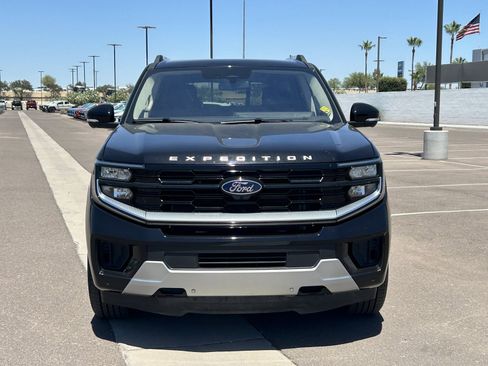 Used 2025 Ford Expedition Platinum AWD/4WD image 8
