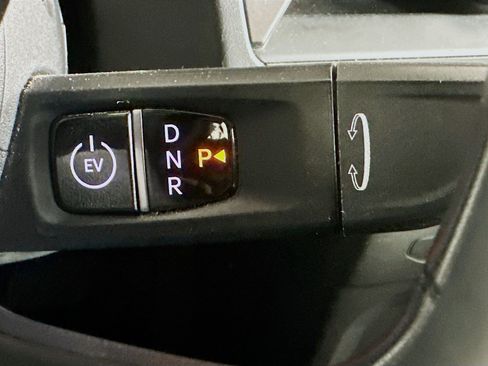 Used 2024 Kia EV9 Light Long Range RWD image 25