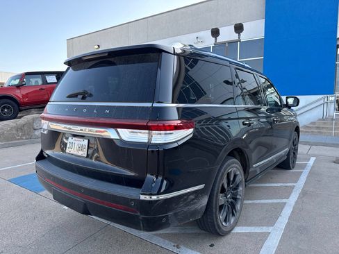 Used 2022 Lincoln Navigator Reserve AWD/4WD image 5