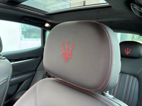 Used 2022 Maserati Levante GT AWD/4WD image 10