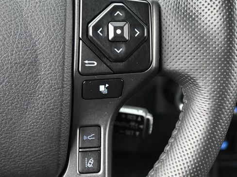 Used 2023 Toyota Tacoma TRD Sport w/ Technology Package AWD/4WD image 7