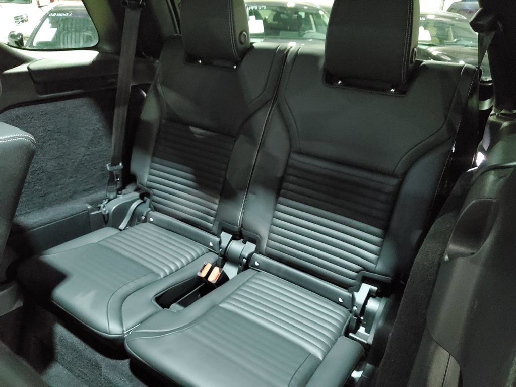 Used 2023 Land Rover Discovery S R-Dynamic AWD/4WD image 25
