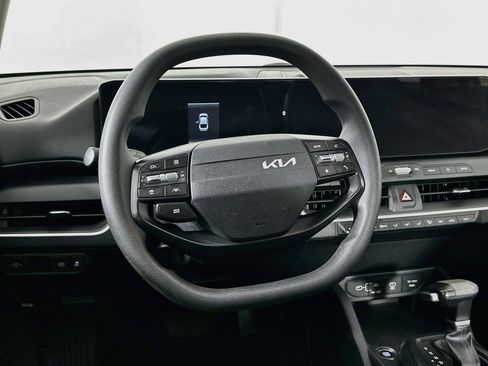 Used 2025 Kia K4 FWD image 18