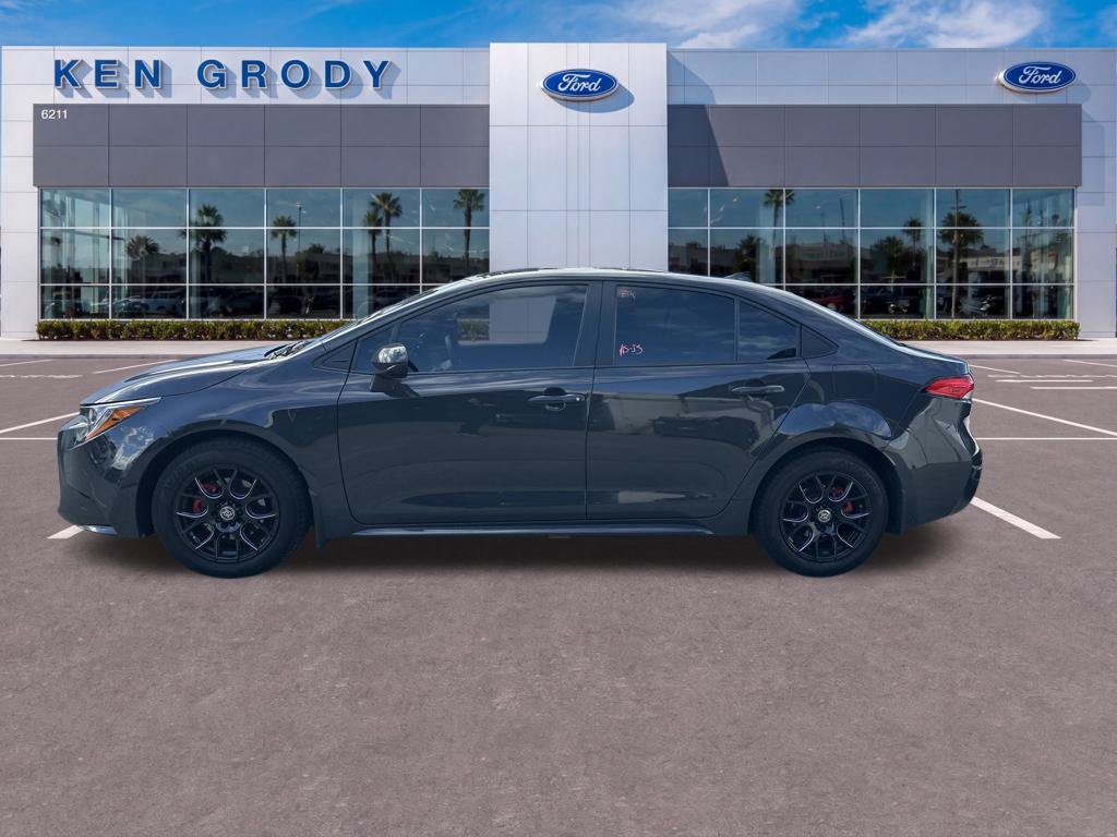Used 2026 Toyota Corolla LE FWD image 5