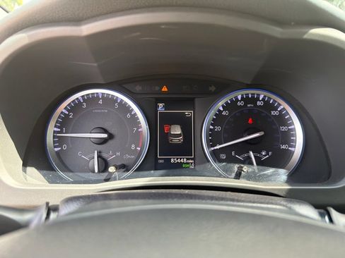Used 2019 Toyota Highlander XLE AWD/4WD image 1