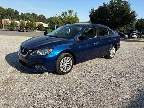 Used 2019 Nissan Sentra SV FWD image 1