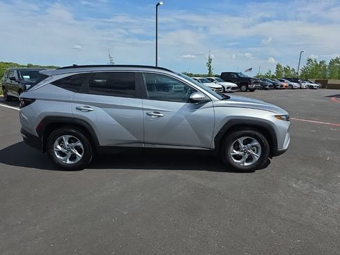 Used 2023 Hyundai Tucson SEL w/ Winter Package FWD image 4