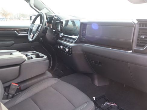 Used 2024 GMC Sierra 1500 Elevation image 26