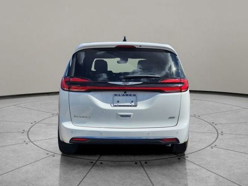 New 2026 Chrysler Pacifica Select AWD/4WD image 11