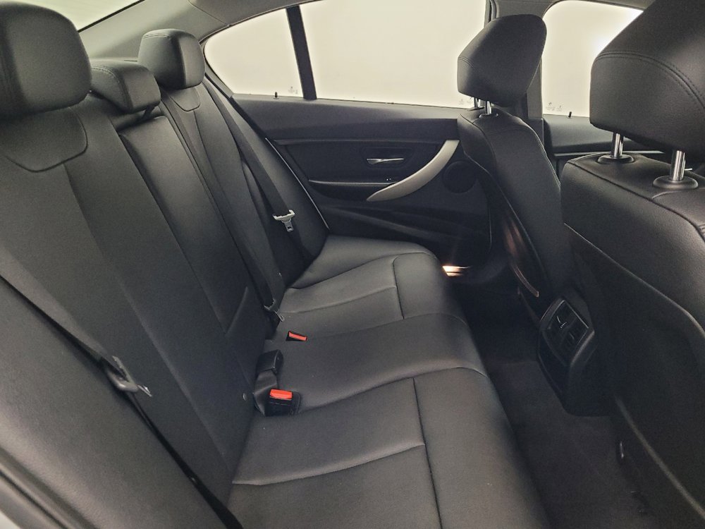Used 2016 BMW 320i xDrive Sedan AWD/4WD image 19