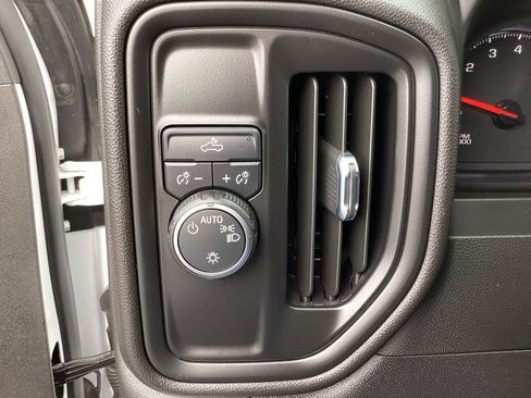 Used 2024 Chevrolet Silverado 1500 Custom image 27