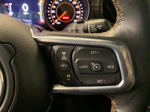 Used 2022 Jeep Wrangler Unlimited Sahara AWD/4WD image 21