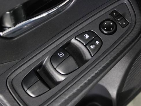 Certified 2025 Nissan Versa SV FWD image 23