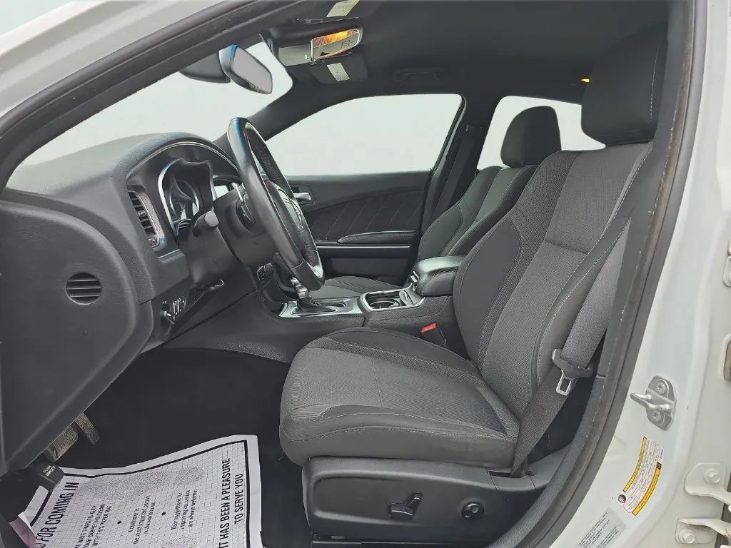 Used 2016 Dodge Charger R/T RWD image 10