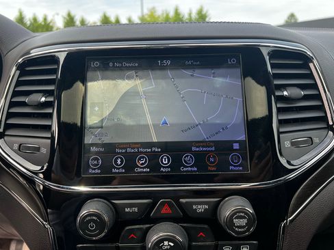 Used 2019 Jeep Grand Cherokee Overland image 18