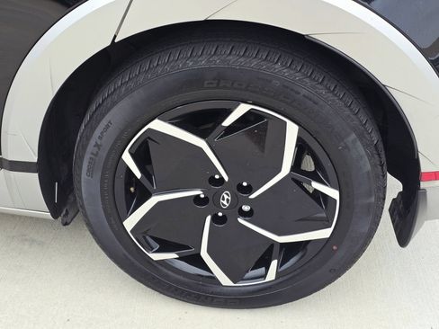 Certified 2024 Hyundai Ioniq 5 Limited RWD image 9