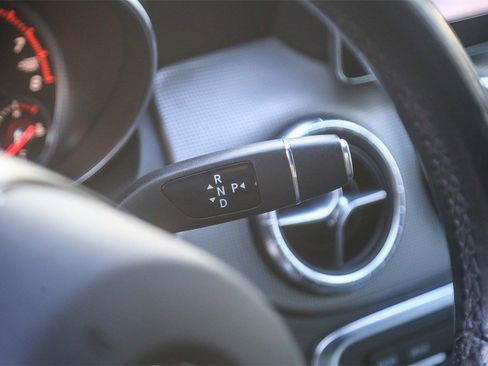 Used 2019 Mercedes-Benz CLA 250 image 17