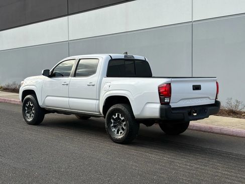 Used 2018 Toyota Tacoma SR w/ SR Convenience Package image 4