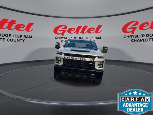 Used 2022 Chevrolet Silverado 2500 Custom w/ Custom Value Package image 3