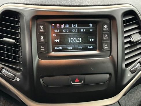 Used 2016 Jeep Cherokee Latitude w/ Cold Weather Group image 22