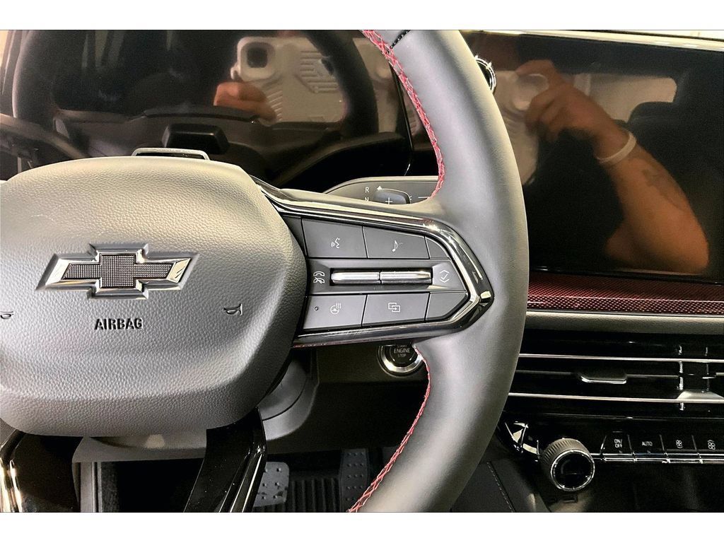 New 2026 Chevrolet Traverse RS w/ LPO, Floor Liner Package FWD image 26