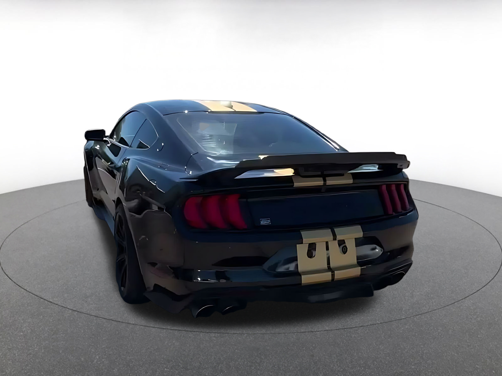 Used 2022 Ford Mustang Shelby GT500 w/ Technology Package RWD image 10