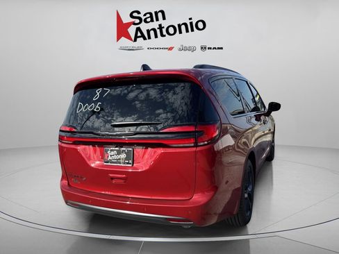 New 2026 Chrysler Pacifica Select w/ S Appearance Package FWD image 14