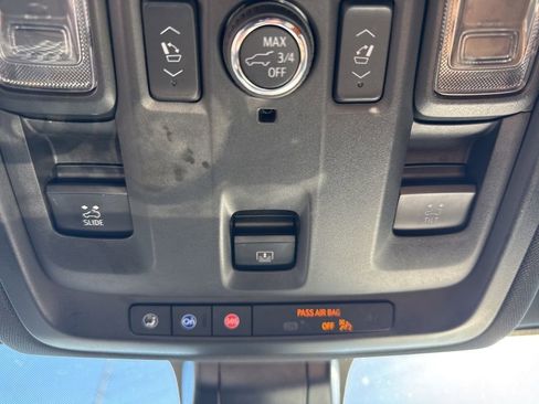 Used 2021 Chevrolet Suburban High Country w/ Premium Package RWD image 60