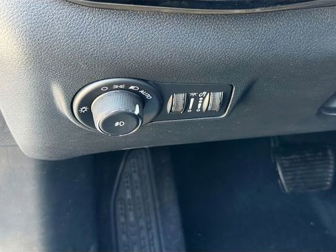 New 2026 Jeep Compass Trailhawk w/ Sun, Sound & Navigation Group AWD/4WD image 11