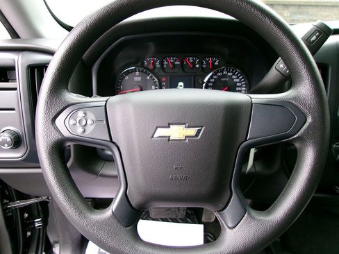 Used 2018 Chevrolet Silverado 1500 Custom w/ Custom Value Package image 17