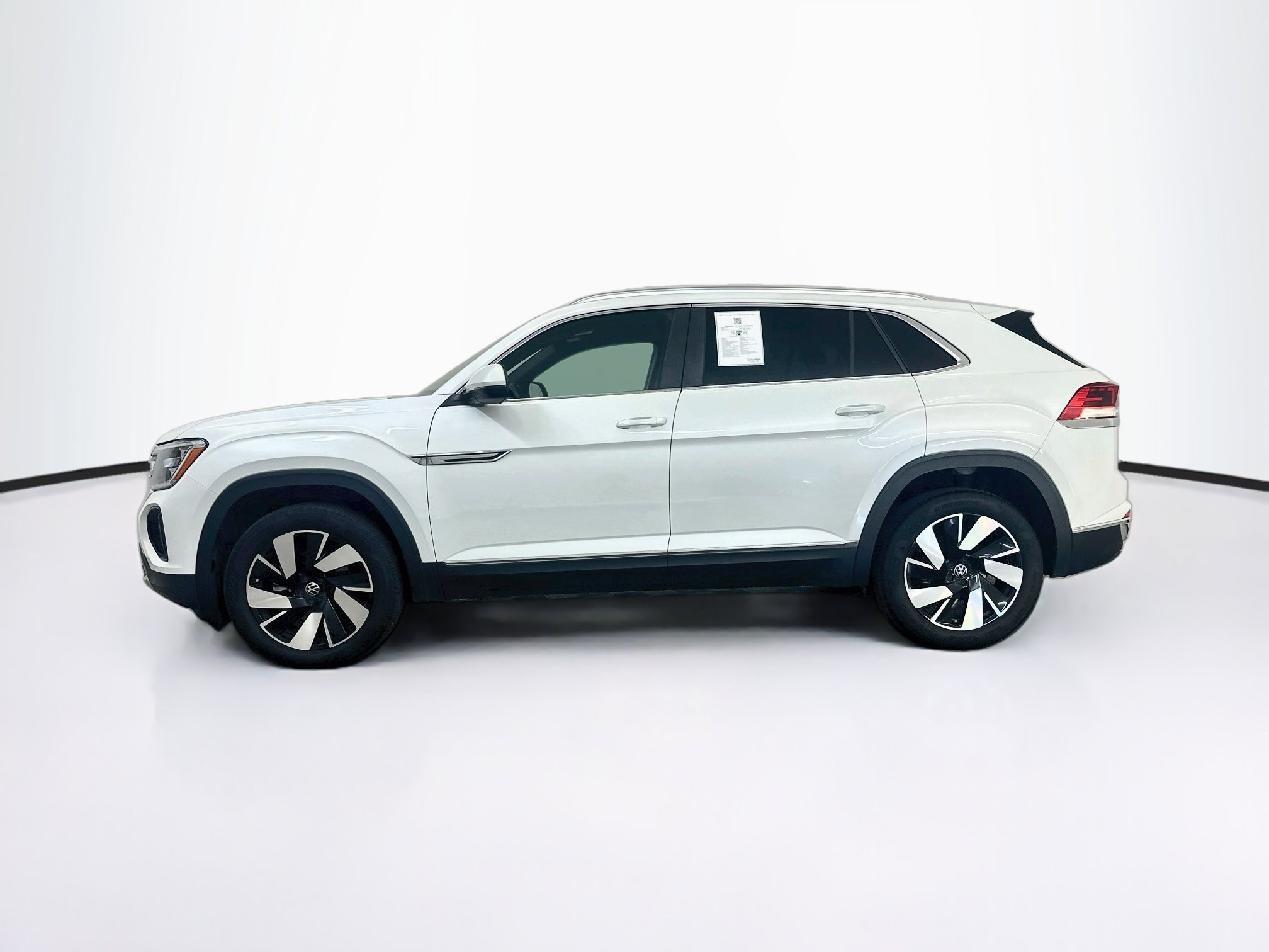 Used 2025 Volkswagen Atlas Cross Sport SEL AWD/4WD image 4