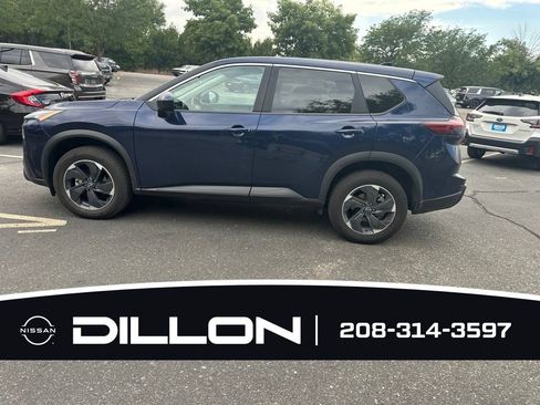 Used 2025 Nissan Rogue SV AWD/4WD image 9