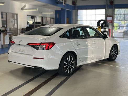 Used 2023 Honda Civic EX image 5