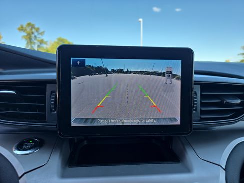 Used 2021 Ford Explorer XLT image 21