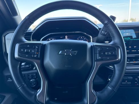 Used 2025 Chevrolet Silverado 2500 ZR2 w/ Technology Package image 22